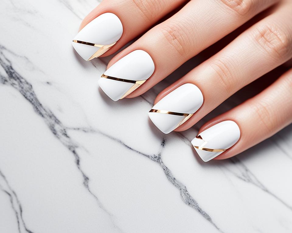 minimalistyczny manicure